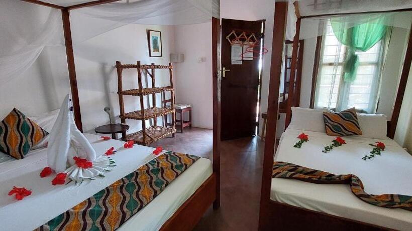 בית מלון כפרי Mawimbi Bungalows