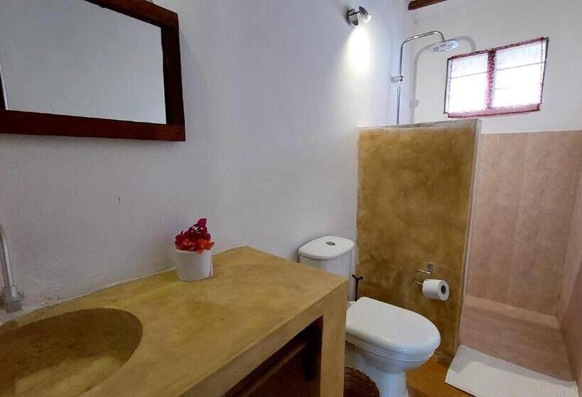 בית מלון כפרי Mawimbi Bungalows