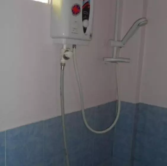 ホテル Puangchompoo Place