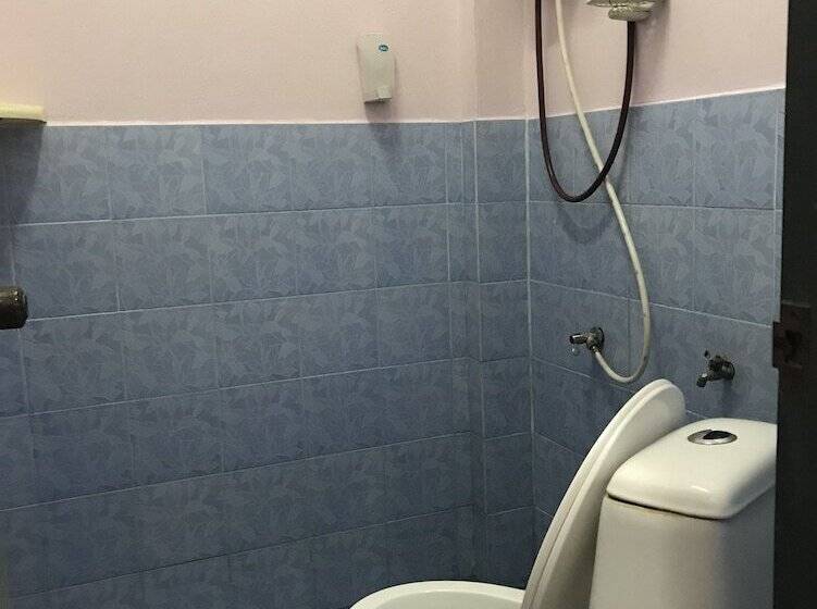 酒店 Puangchompoo Place