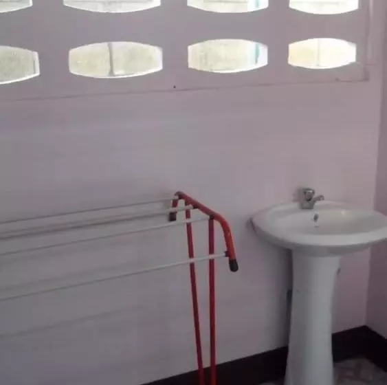 ホテル Puangchompoo Place