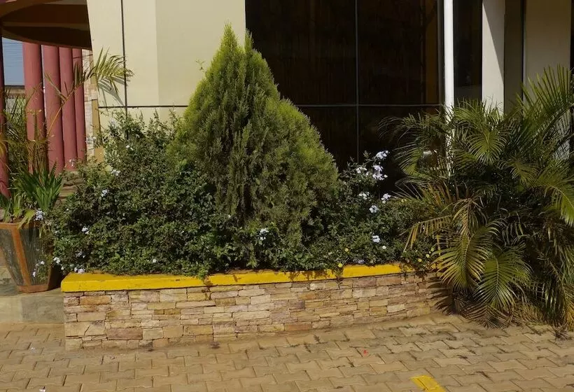 هتل Rosaline Suites