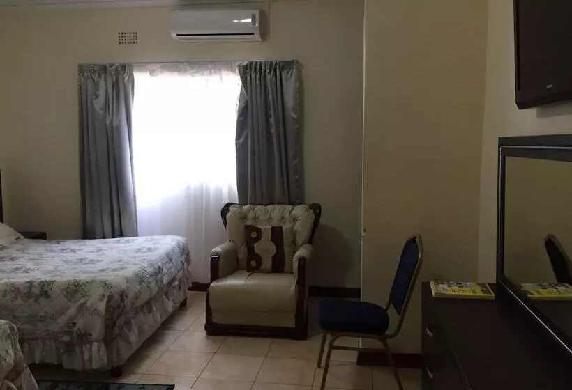 هتل Roysam Lodge