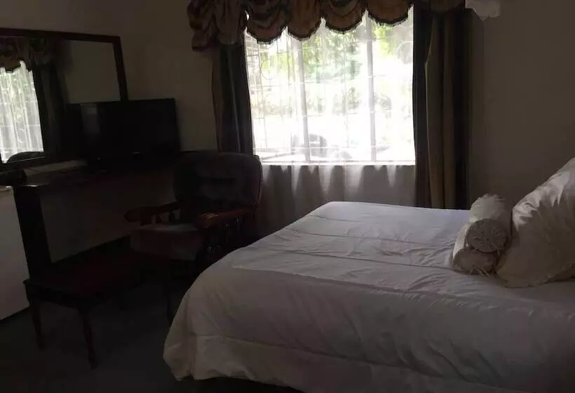 هتل Roysam Lodge