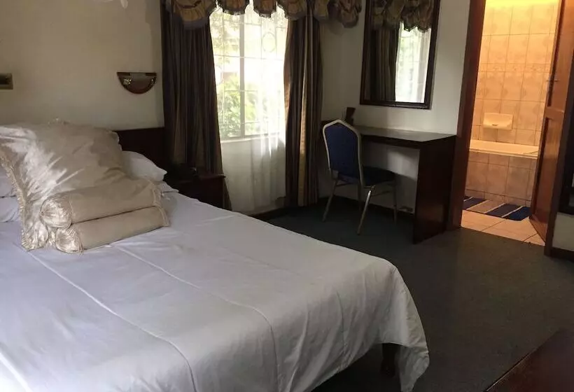 هتل Roysam Lodge