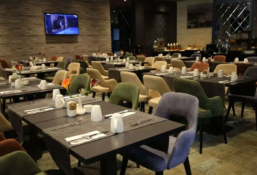 ホテル Tryp By Wyndham Istanbul Sancaktepe