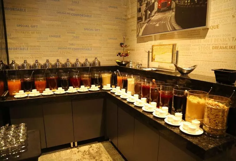 ホテル Tryp By Wyndham Istanbul Sancaktepe