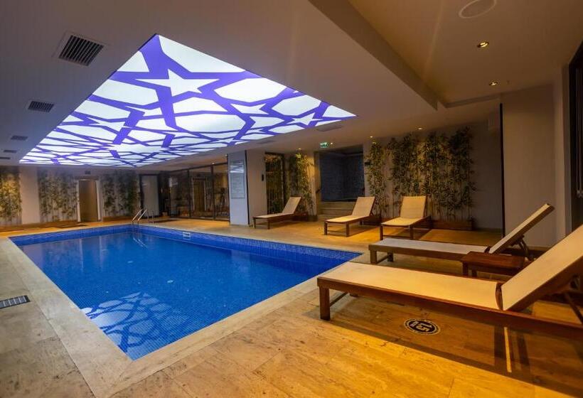 فندق Tryp By Wyndham Istanbul Sancaktepe
