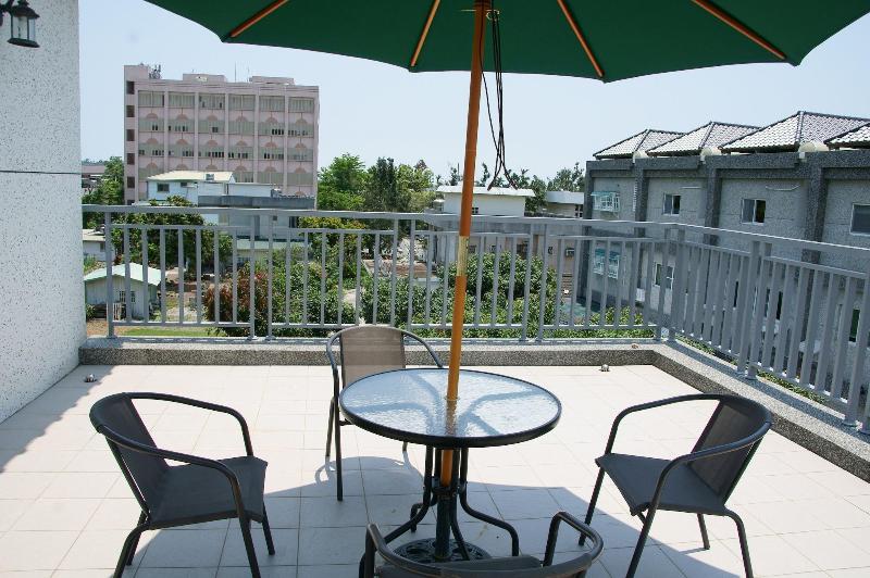 هتل White Pine Village