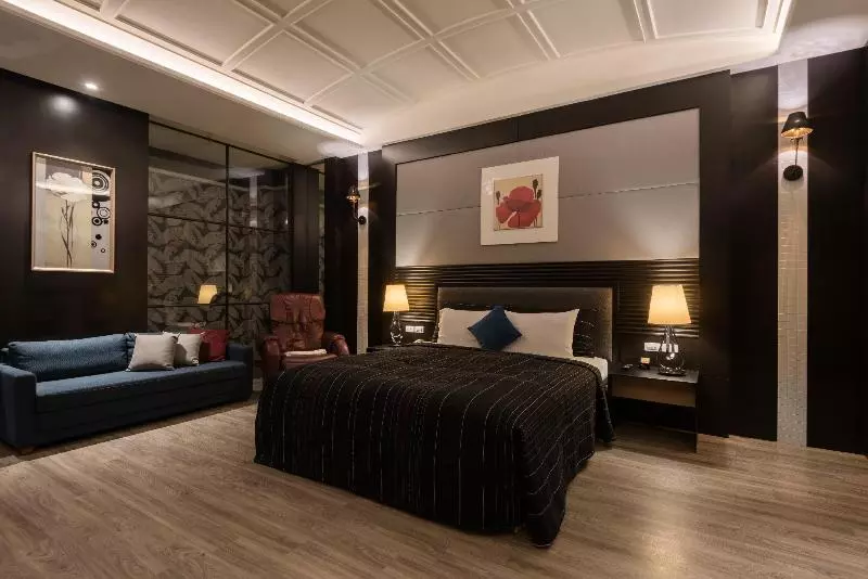 Leesing Motel
