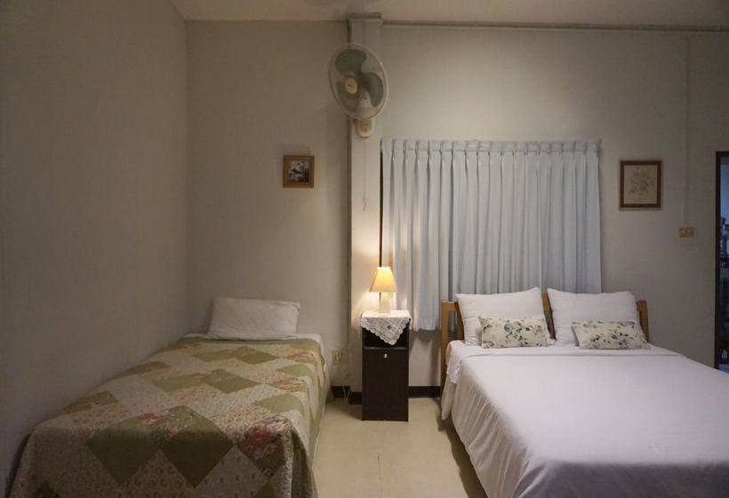 ホテル Baan Rub Aroon Guesthouse