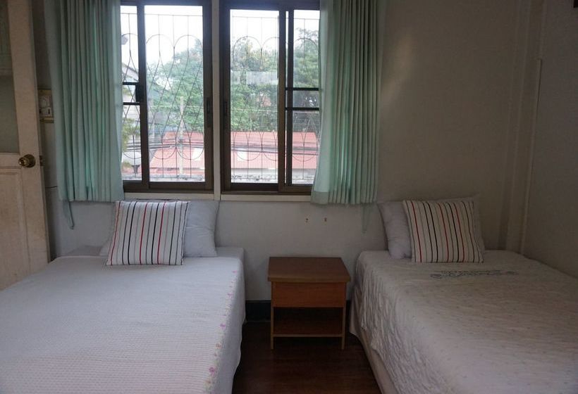 ホテル Baan Rub Aroon Guesthouse