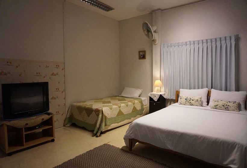 ホテル Baan Rub Aroon Guesthouse