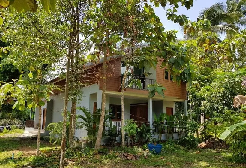 Hotelli Bann Anattaya Koh Yao Noi