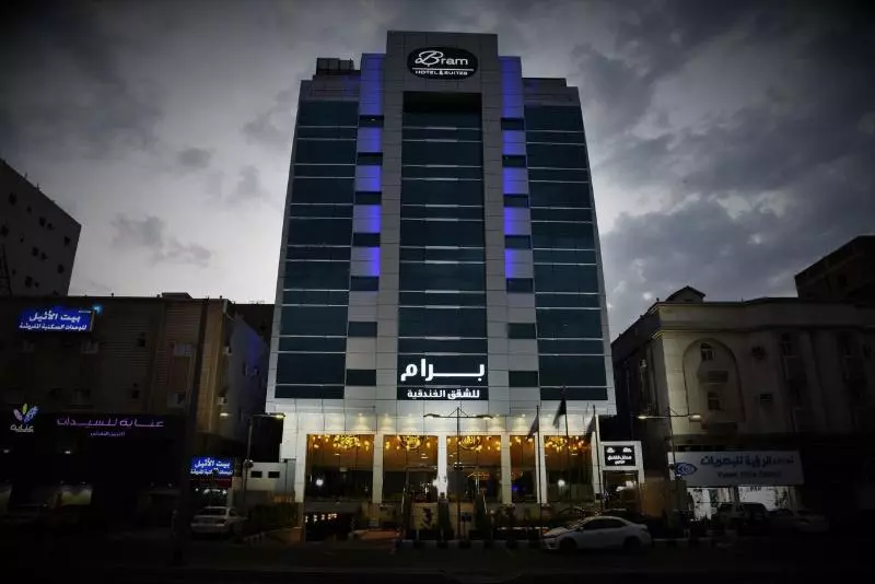 ホテル Bram Suites