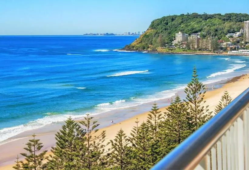 Hotelli Cashelmara Beachfront Apartments