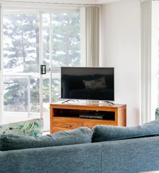 בית מלון כפרי Cashelmara Beachfront Apartments