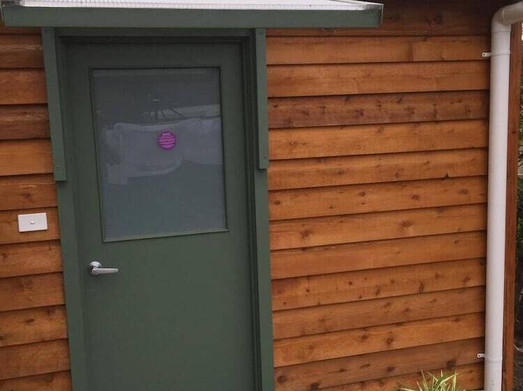 Отель Gumnut Cottage