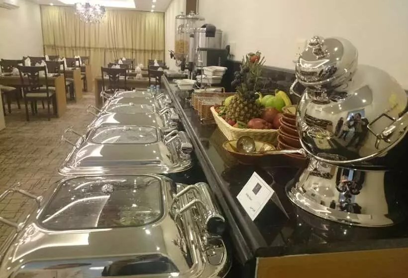 ホテル Lavona Inn