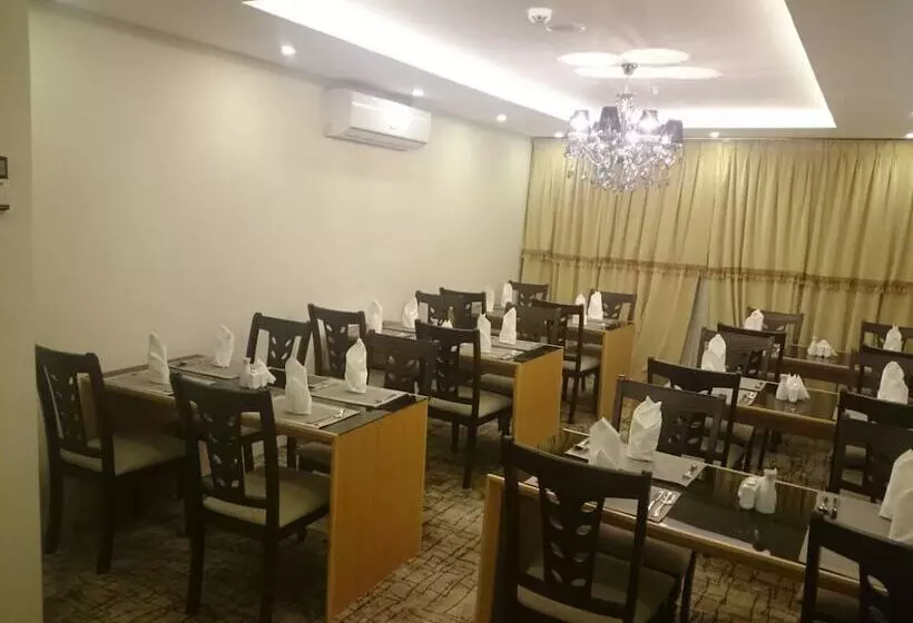 ホテル Lavona Inn