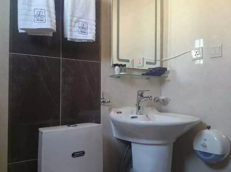 ホテル Lavona Inn