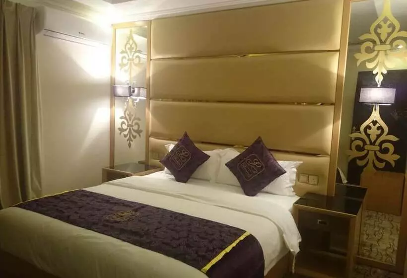 ホテル Lavona Inn