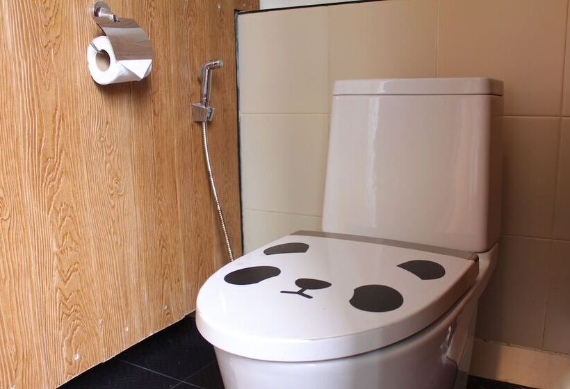 فندق Mad Panda Hostel