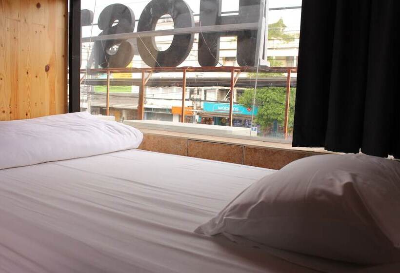 فندق Mad Panda Hostel