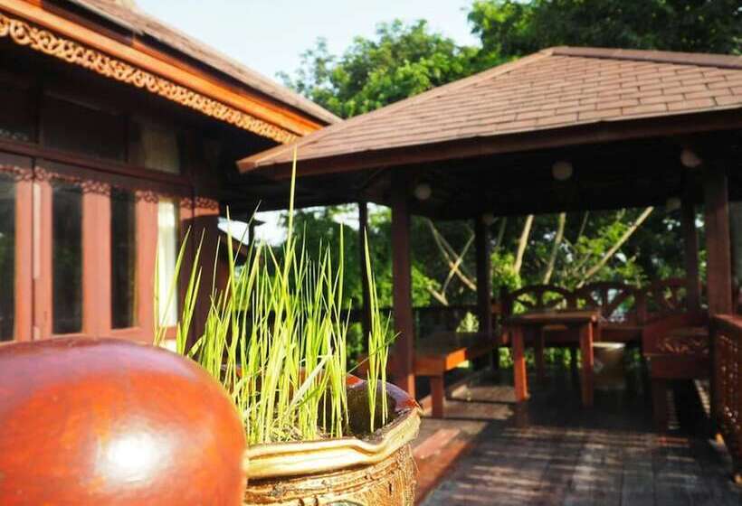 בית מלון כפרי Olive Resort Pattaya