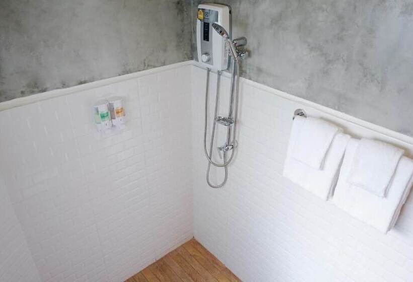 Отель Phutarntree