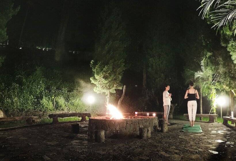 Отель Phutarntree