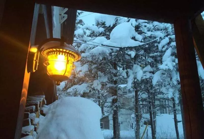 هتل Backcountry Lodge Hakuba