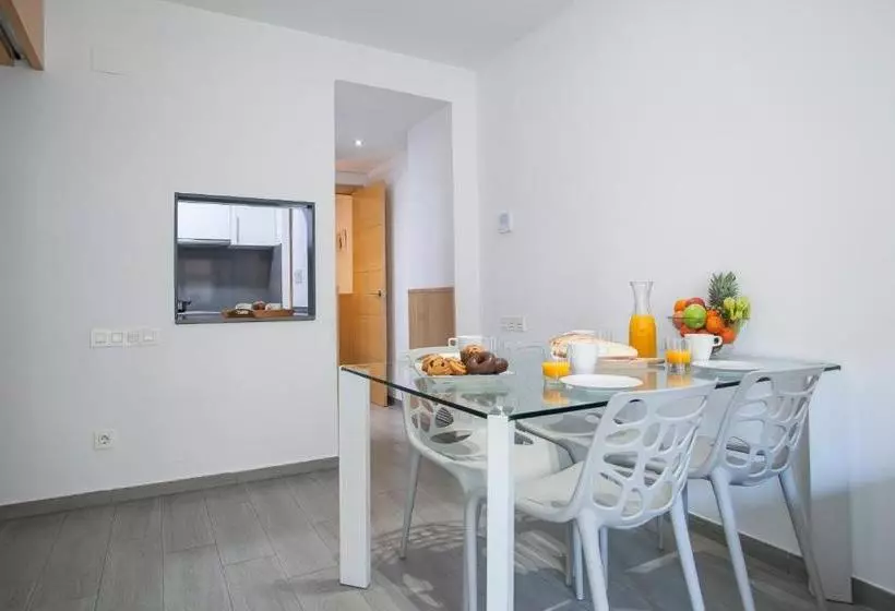 هتل Bbarcelona Apartments Gaudi Flats