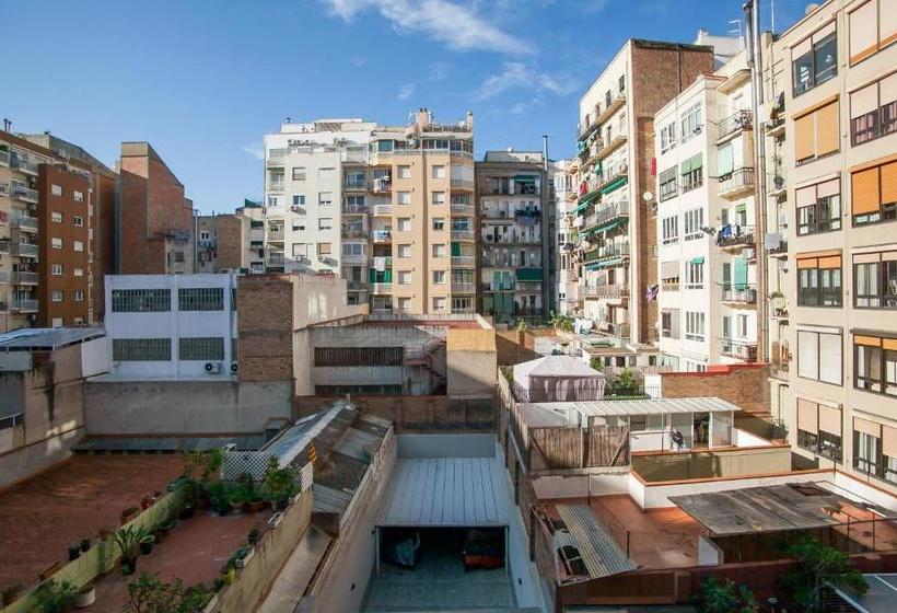 Отель Bbarcelona Apartments Gaudi Flats