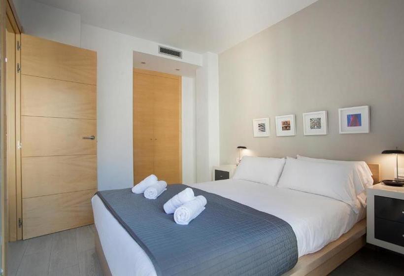 Отель Bbarcelona Apartments Gaudi Flats