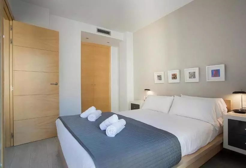 هتل Bbarcelona Apartments Gaudi Flats