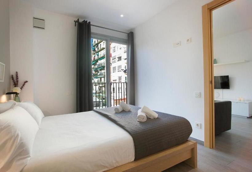 Отель Bbarcelona Apartments Gaudi Flats