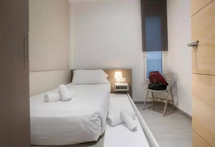 هتل Bbarcelona Apartments Gaudi Flats