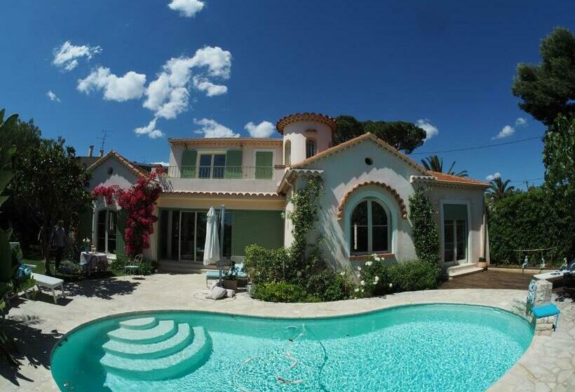 בית מלון כפרי Blue Dream Cannes Guest House