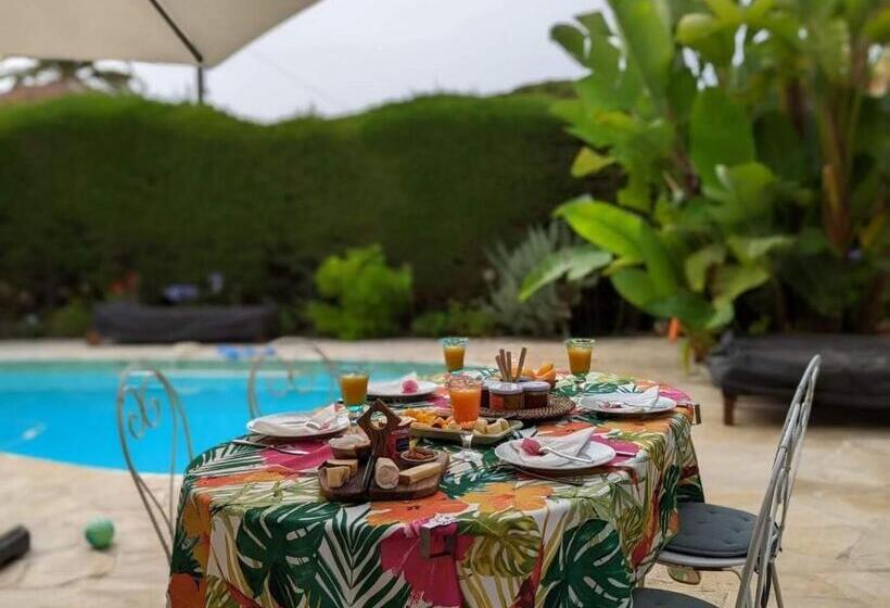 בית מלון כפרי Blue Dream Cannes Guest House