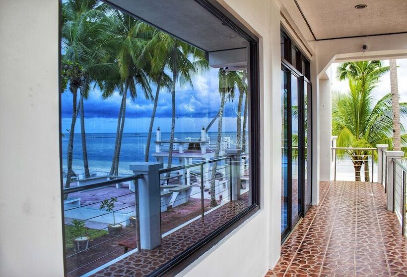 בית מלון כפרי Costa Palawan Resort