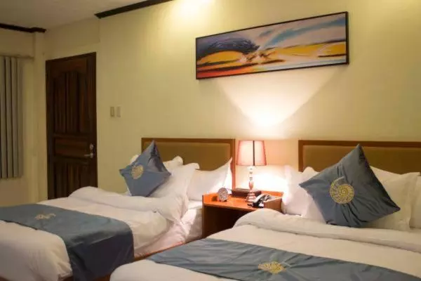 هتل Costa Palawan Resort