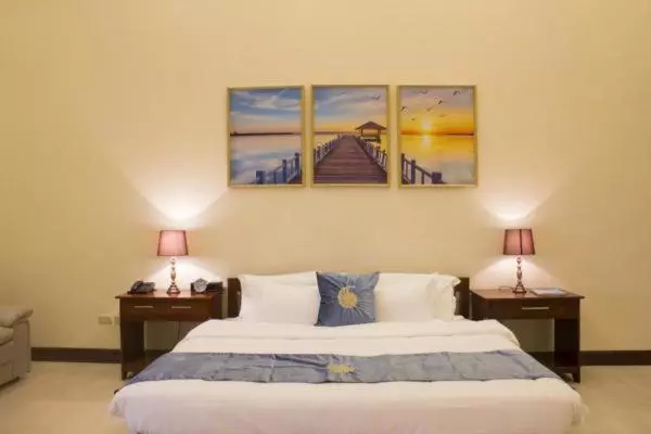 هتل Costa Palawan Resort