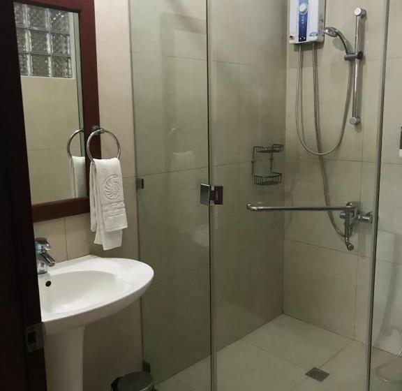 בית מלון כפרי Costa Palawan Resort