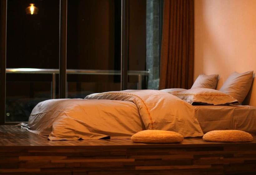 호텔 Enjoy Holidays