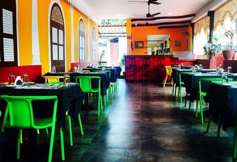 فندق Camelot Fantasy Resort