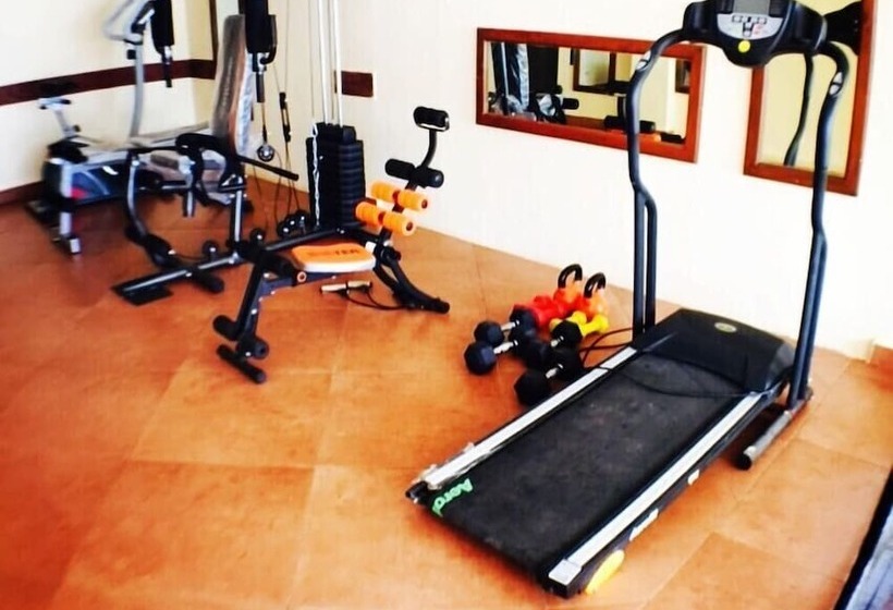 فندق Camelot Fantasy Resort