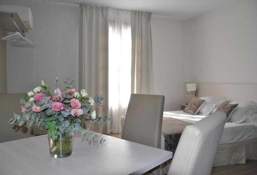 هتل Suites La Posada De Pilar