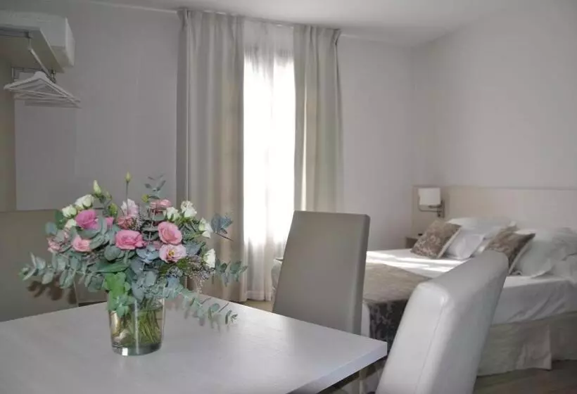 هتل Suites La Posada De Pilar