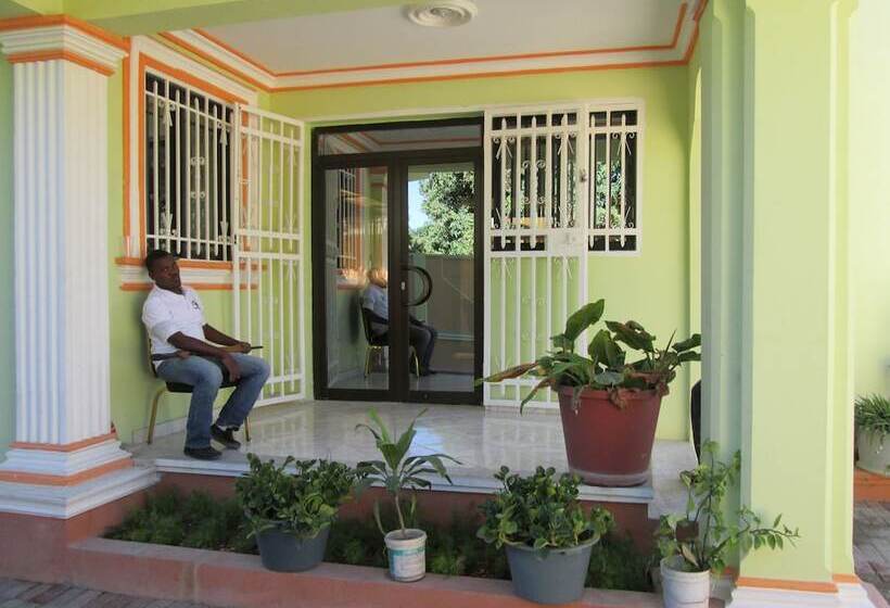 هتل Tabarre S Palace